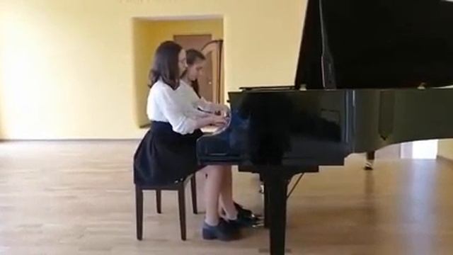С. Прокофьев. Вальс из балета "Золушка". Исполняют Степанова София и Прошина Виктория, 6 класс смотреть онлайн