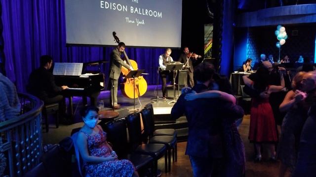 Argentine Tango music: Pedro Giraudo Tango Quartet - Pata Ancha смотреть онлайн