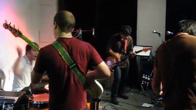 +/- {plus/minus} 'scarecrow' live in manila 11.08.08 смотреть онлайн