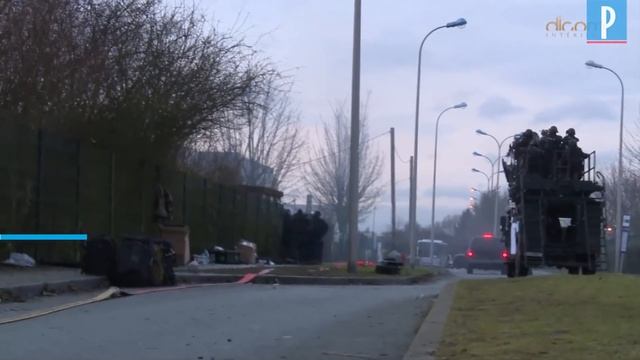 Attentats de janvier 2015 : de Charlie à l'Hyper Cacher, 3 jours qui ont marqué la France смотреть онлайн