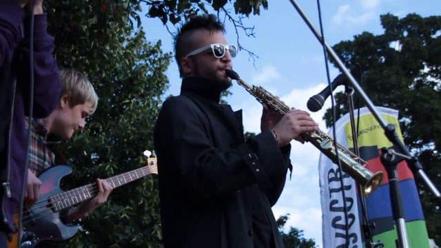 High School - Help Me смотреть онлайн