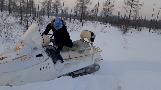 Тайга Патруль 551 SWT. Катаемся, попали в верховодку и снегоход превращается в лодку. смотреть онлайн