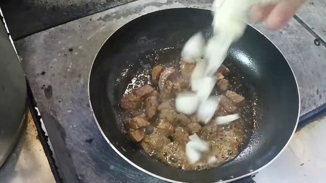 КАК ГОТОВИТЬ ЖАРКОЕ ИЗ БАРАНИНУ ЗА 10МИНУТА QO'Y GOSHTLI JARKOVIYA смотреть онлайн