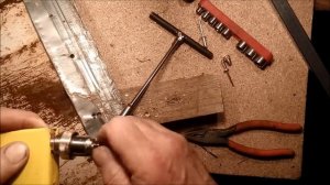 Ремонт лопаты для уборки снега. Как пользоваться механическим заклепочником