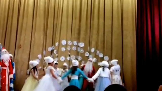 Танец на Новый год для начальных классов Татарский танец Биибез смотреть онлайн