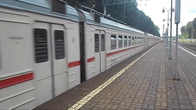 Электропоезд ЭД4М-0290 «Спутник» смотреть онлайн