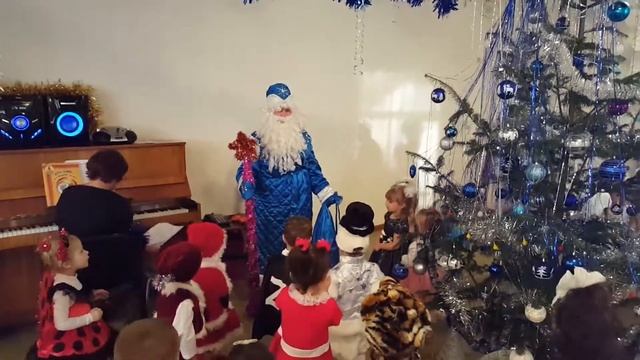 Новый год в детском садике! смотреть онлайн