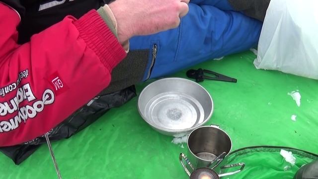 Ловля Плотвы На Реке Днепр Зимняя Рыбалка смотреть онлайн