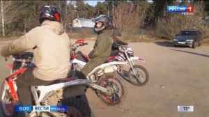 Юные лихачи: подростки на мопедах выкатили на дороги