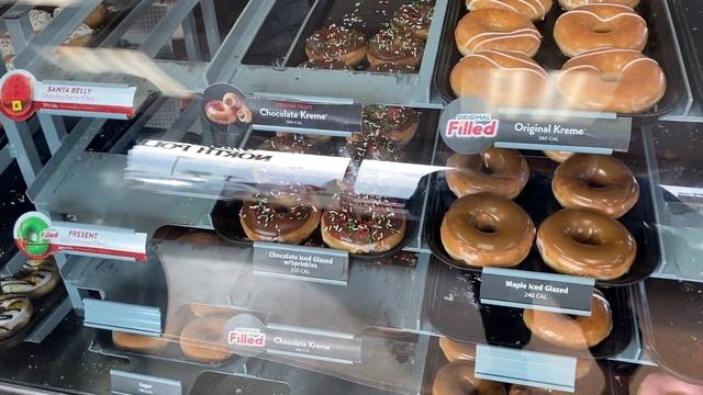 VEGAS SHOPPING, SLOTS & FOOD ADVENTURES! VLOGMAS DAY 11 & 12! смотреть онлайн