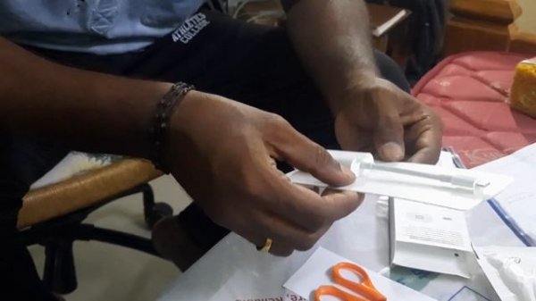 Thunderbolt 3 (USB-C) to Thunderbolt 2 Adapter Unboxing