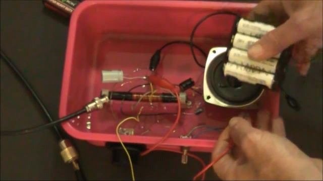 The magic TL431 voltage regulator audio amplifier driving a speaker смотреть онлайн