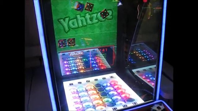 Arcade time- BLACK HOLE, YAHTZEE, FLAPPY BIRD, GRAND PIANO KEYS, AND FISHBOWL FRENZY GAMEPLAY!!! смотреть онлайн