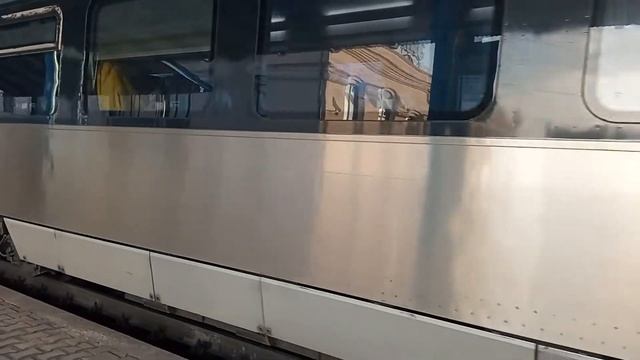 едет самый быстрый поезд из Запорожья смотреть онлайн