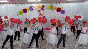 Вход на утренник 8 марта с сердечками