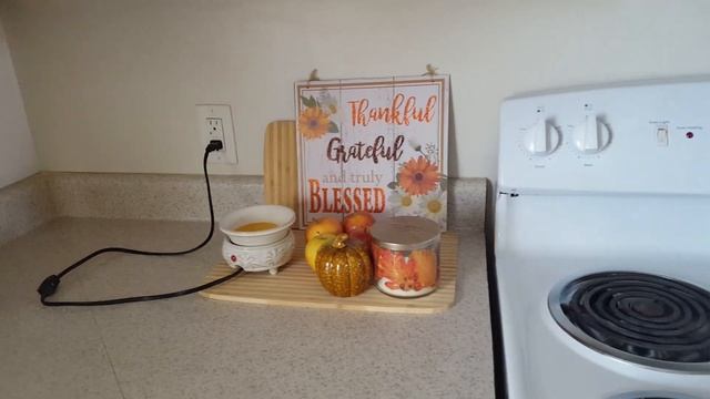 Fall Apartment Tour on A Budget смотреть онлайн