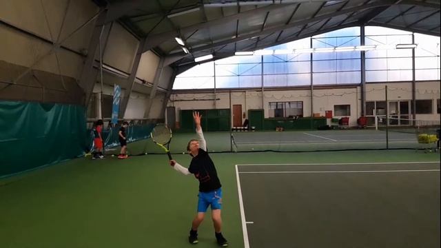 ALEXANDRE G. 1ère balle de service. Vue de côté au ralenti смотреть онлайн