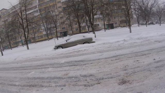 Облепило ланос снегом. Аккум все-таки сдох. 1 марта 2018 киев смотреть онлайн