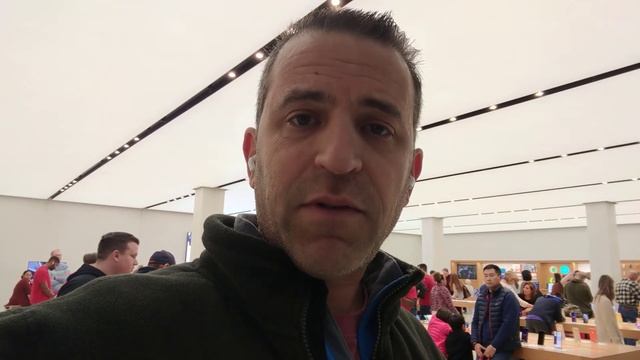 Apple Airpods Pro Call Quality In A Noisy Apple Store