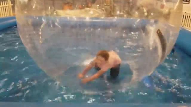 GIANT BUBBLE BALL! WALKING ON WATER! смотреть онлайн