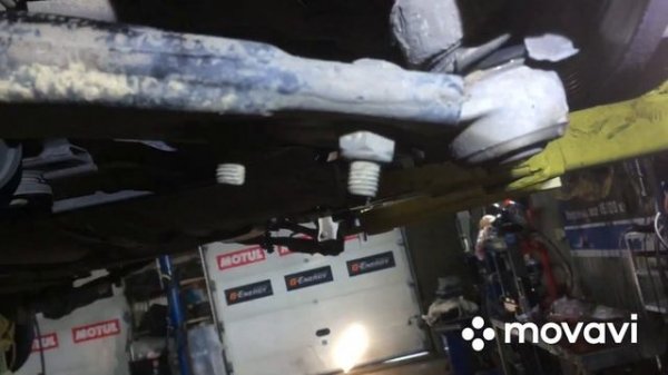 Скрип при повороте руля, а также при езде по неровностям. В чем причина? Ответ в ролике!