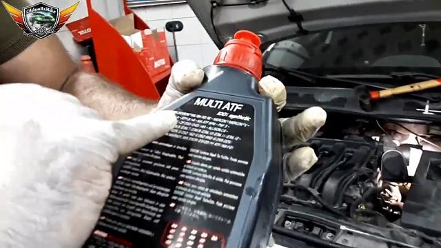 الطريقه الصحيحه لتغيير زيت فتيس جير رينو فلوانس & ميجان Renault Fluence Megane Gearbox Oil Change смотреть онлайн