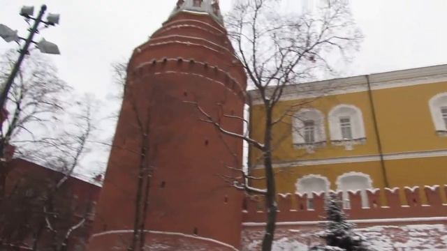 Москва новогодняя Красная площадь вечный огонь в Александровском саду мемориальный комплекс