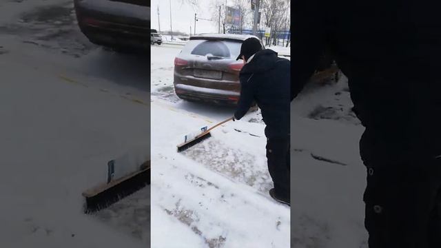 Инновационная щетка скребок для снега смотреть онлайн