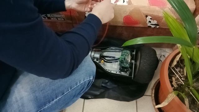 Гироскутер не включается. Замена аккумулятора. смотреть онлайн