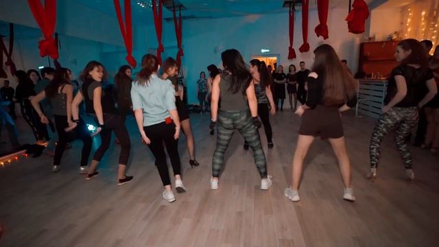 Реггетон-баттл на Macho Party #ТанцыПодЛампой в "Шостаковиче" смотреть онлайн