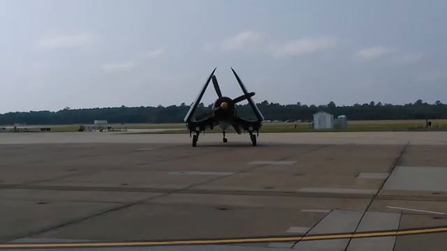 Korean war hero corsair and fa-18f super hornet at Nas oceana смотреть онлайн