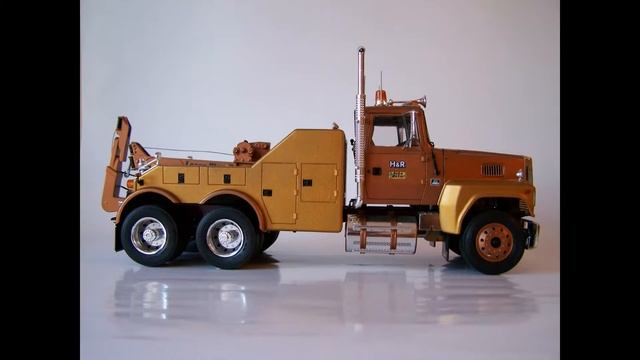 Ford LTL9000 Wrecker Italeri 1:24