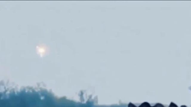 НЛО треугольник выпускает шары смотреть онлайн