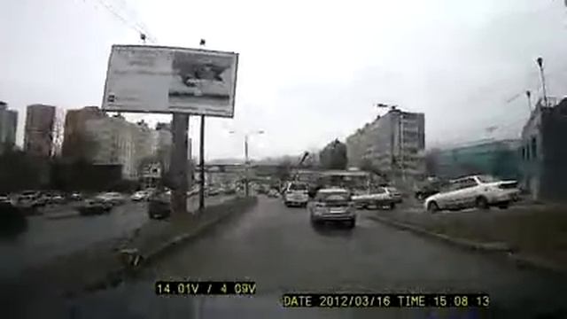 ZA-Auto.ru - Зацепился манипулятором за мост смотреть онлайн