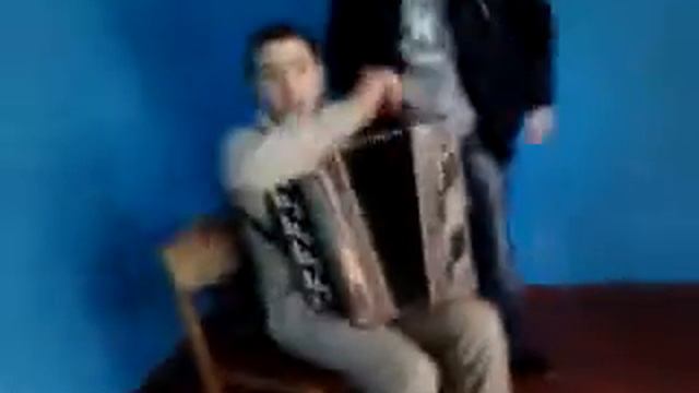Родная русская гармошка))).mp4 смотреть онлайн
