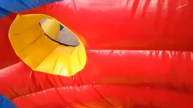 Надувной батут Весёлый Роджер смотреть онлайн