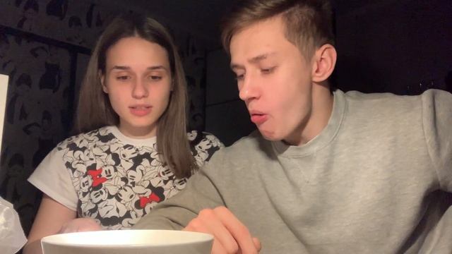 СЪЕЛИ ПАМПЕРСЫ И РВОТУ,НАША РЕАКЦИЯ УЖАС смотреть онлайн