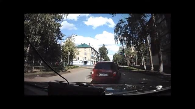 Машина дает задний ход на светофоре смотреть онлайн