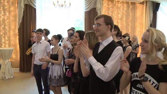 Вечеринка в стиле джаз-модерн смотреть онлайн