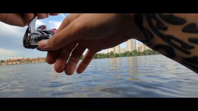 Рыбалка на Минском острове. Поклёвка сразу на первом забросе. #рыбалка2021 #fishing2021 смотреть онлайн