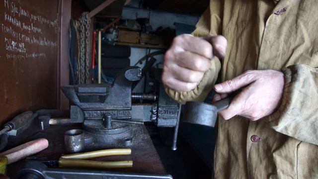 Осмотр рычагов и полиуретана подвески Волги. смотреть онлайн