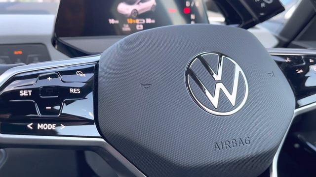 Brand New Volkswagen ID.3 Family Pro 58kWh Glacier White | Wrexham Volkswagen смотреть онлайн
