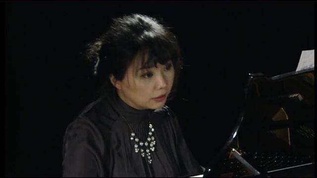 Chenyin Li plays Chopin Mazurka op 17 no 1 смотреть онлайн