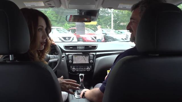 Женский взгляд на Nissan. Обзор Nissan Rogue Sport в компании Colonial Nissan смотреть онлайн