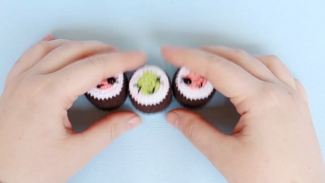 НАВЯЗАЛА: куколки, роллы, сладкие мишки смотреть онлайн