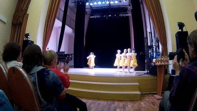 "Гусеница" - Хореографическая студия "Карусель" смотреть онлайн