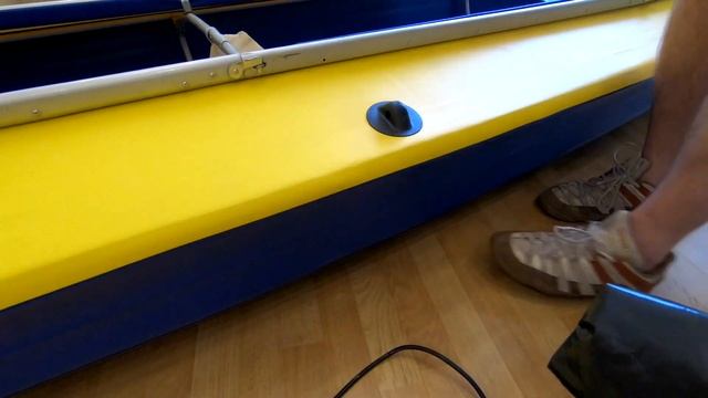 Новая ПВХ шкура на Таймень-3 | Клеим рымы | Устанавливаем леер | Держатели спиннинга смотреть онлайн