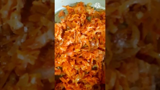 Тушёная капуста в глубокой сковороде с антипригарным покрытием от компании FABERLIC смотреть онлайн