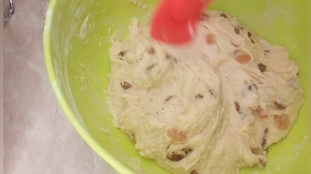 Сдобные булочки с изюмом. Мягкие как пух. смотреть онлайн