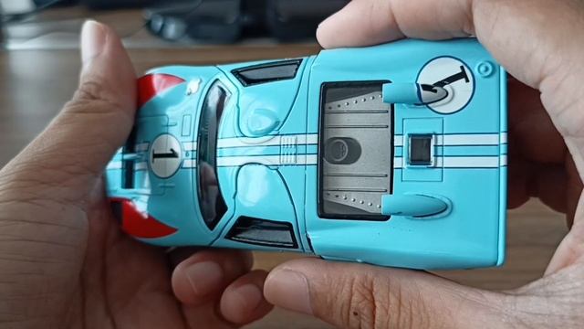 Review Diecast Kinsmart Ford GT40 MKII 1966 With Print Stripes